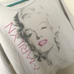 Marilyn Monroe crop too long sleeve. Size Large Jr